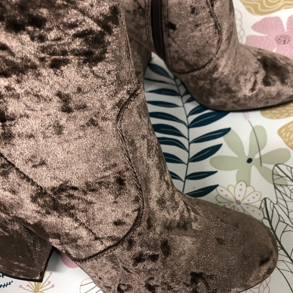 Ankle Boots - Picture 2 of 4